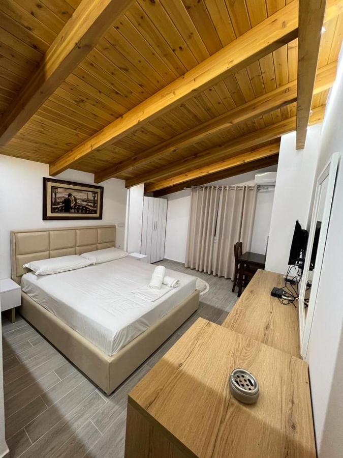 Trip-Stop Apartments Wlora Zewnętrze zdjęcie