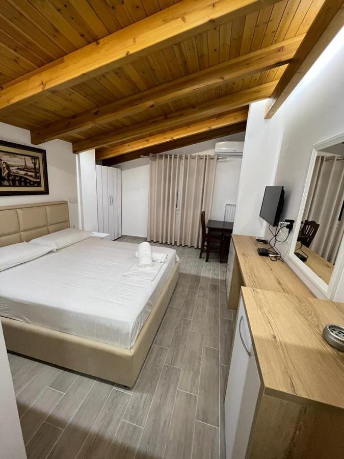 Trip-Stop Apartments Wlora Zewnętrze zdjęcie