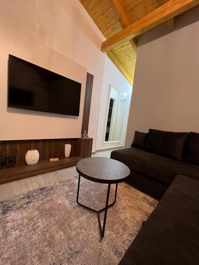 Trip-Stop Apartments Wlora Zewnętrze zdjęcie