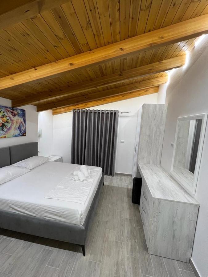 Trip-Stop Apartments Wlora Zewnętrze zdjęcie