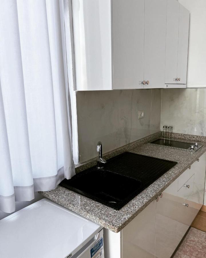 Trip-Stop Apartments Wlora Zewnętrze zdjęcie