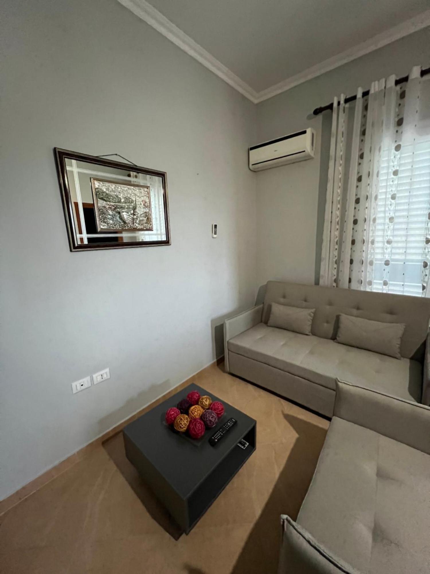 Trip-Stop Apartments Wlora Zewnętrze zdjęcie