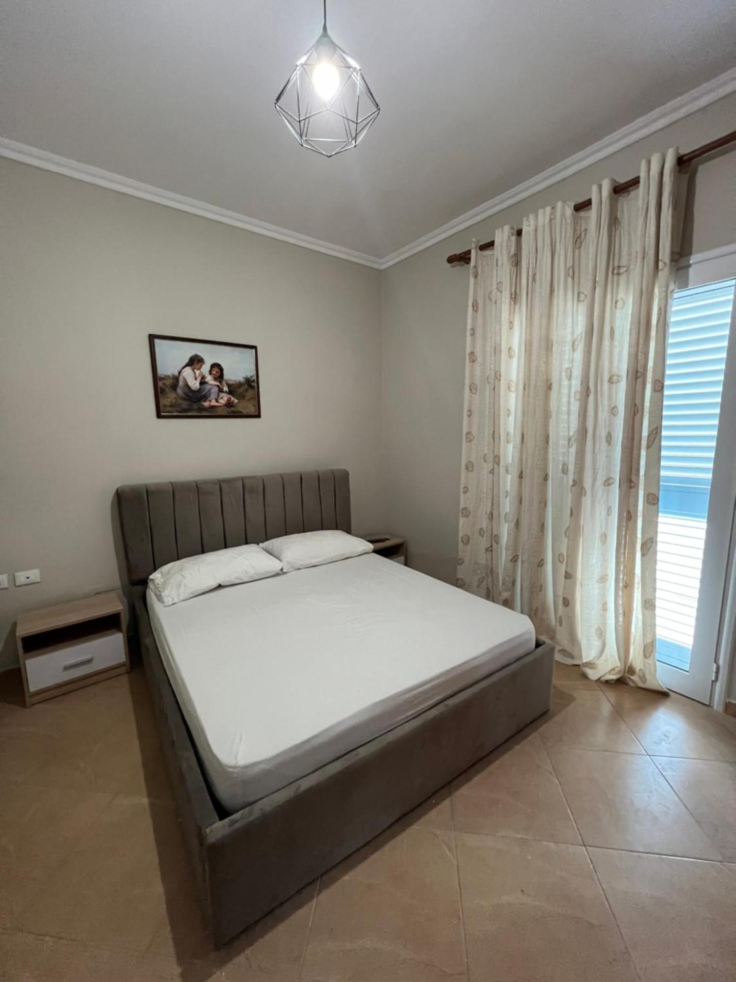 Trip-Stop Apartments Wlora Zewnętrze zdjęcie