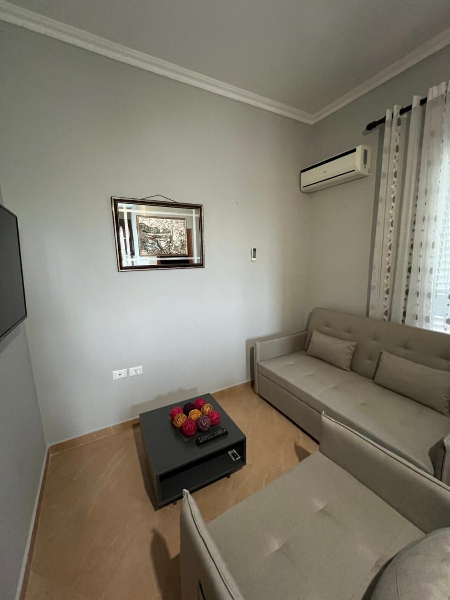 Trip-Stop Apartments Wlora Zewnętrze zdjęcie