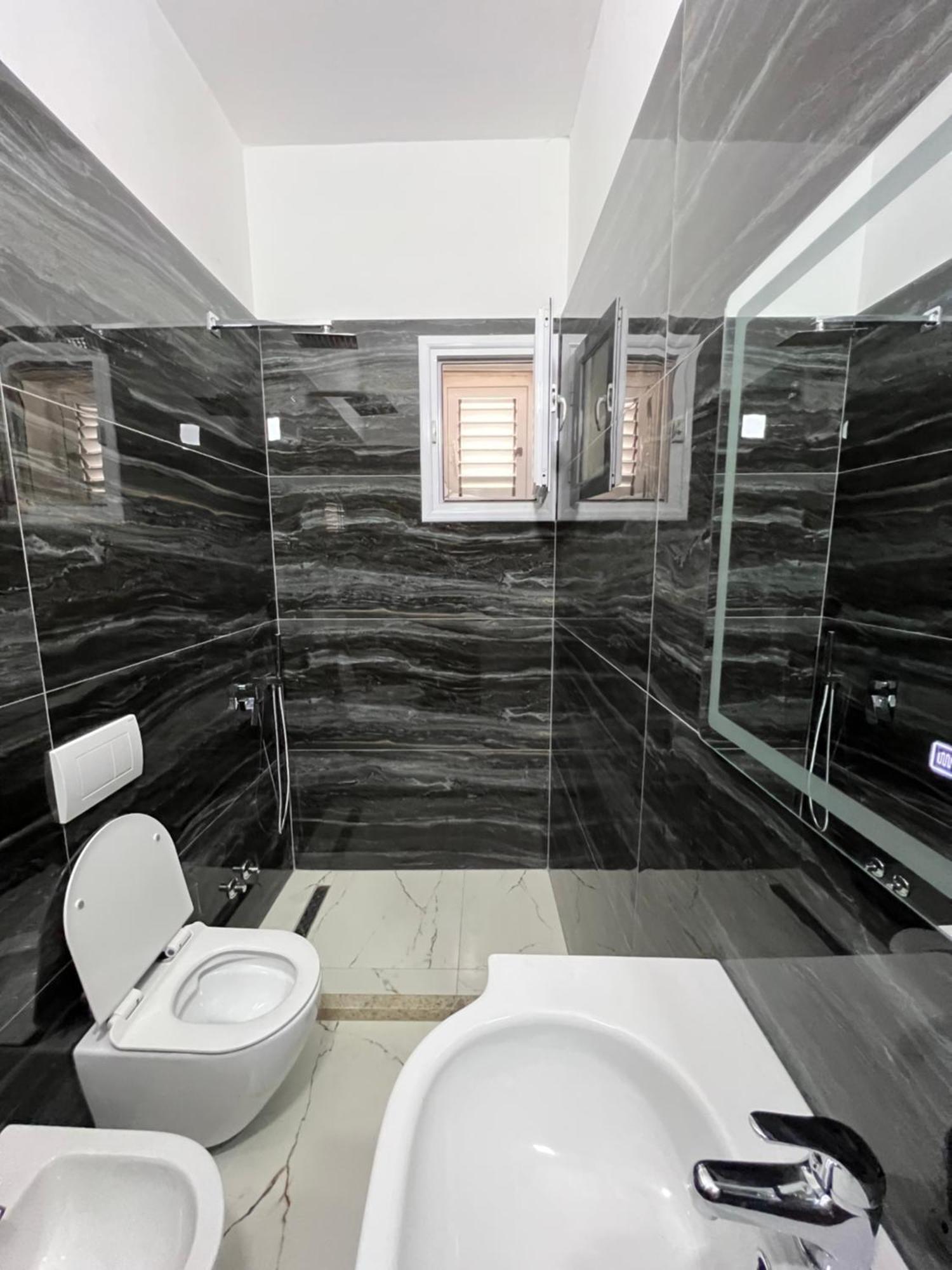 Trip-Stop Apartments Wlora Zewnętrze zdjęcie