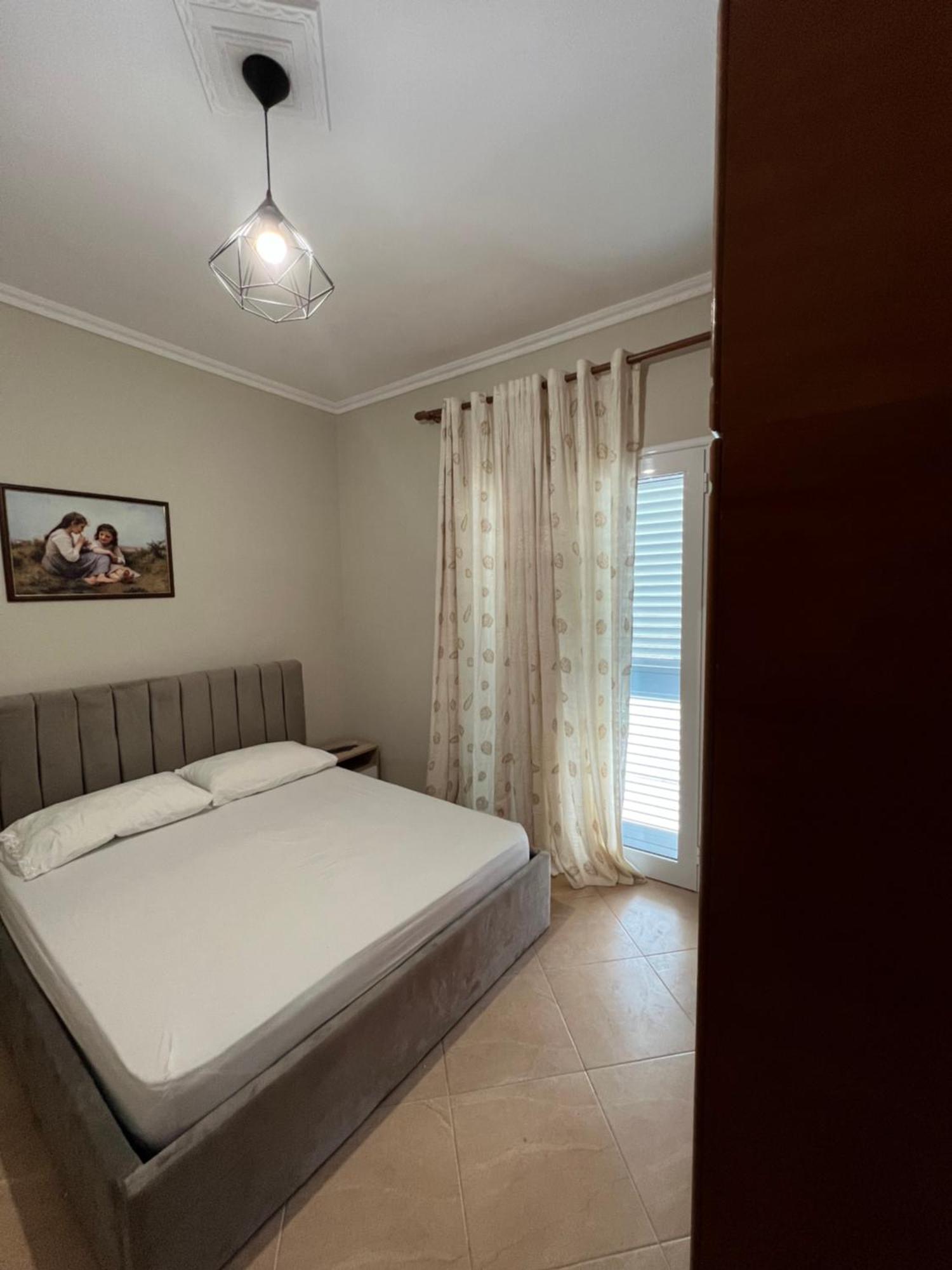 Trip-Stop Apartments Wlora Zewnętrze zdjęcie
